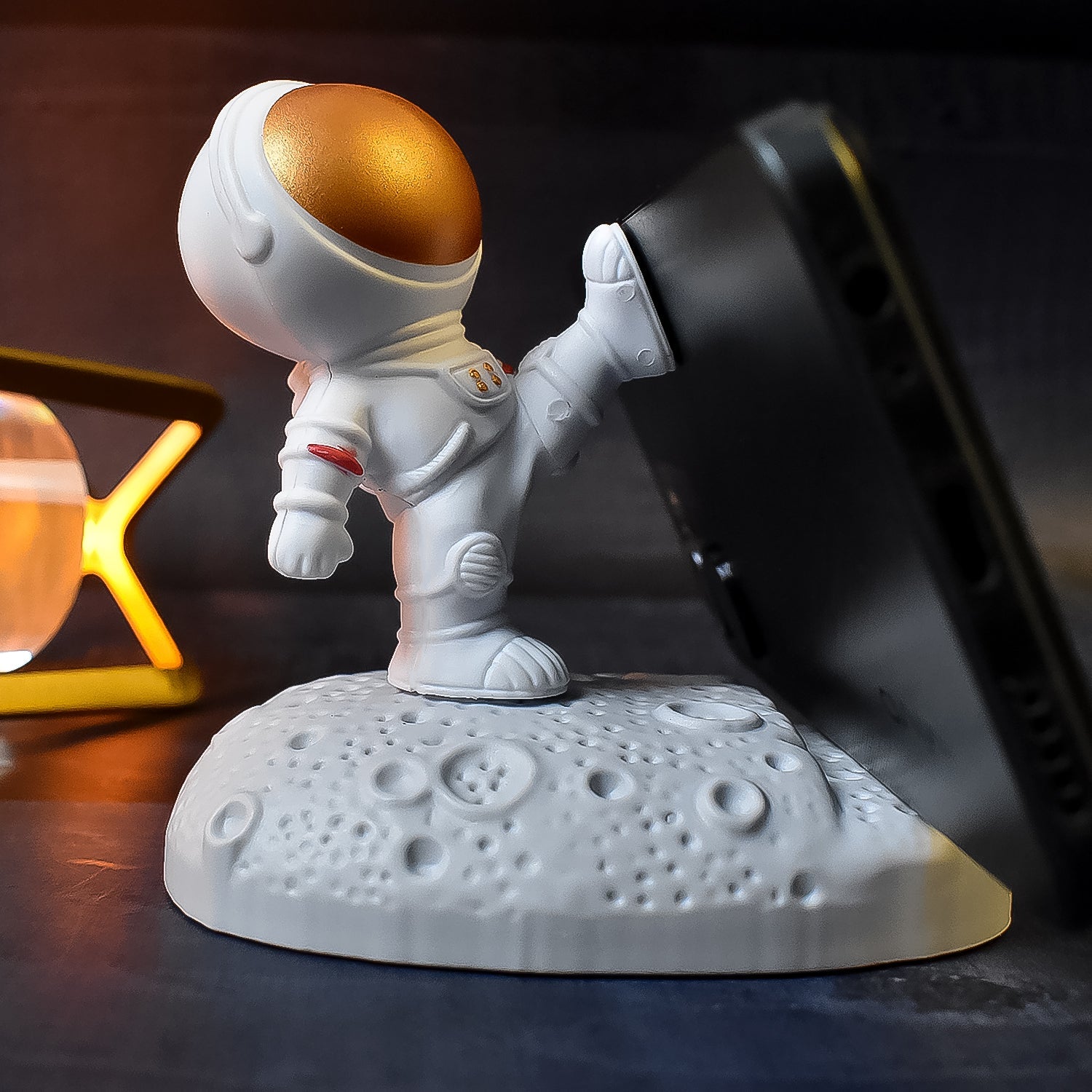Mobile Holder Astronaut Phone Stand Planet Creative Fun 3d Design (1 Pc) - DanishHub
